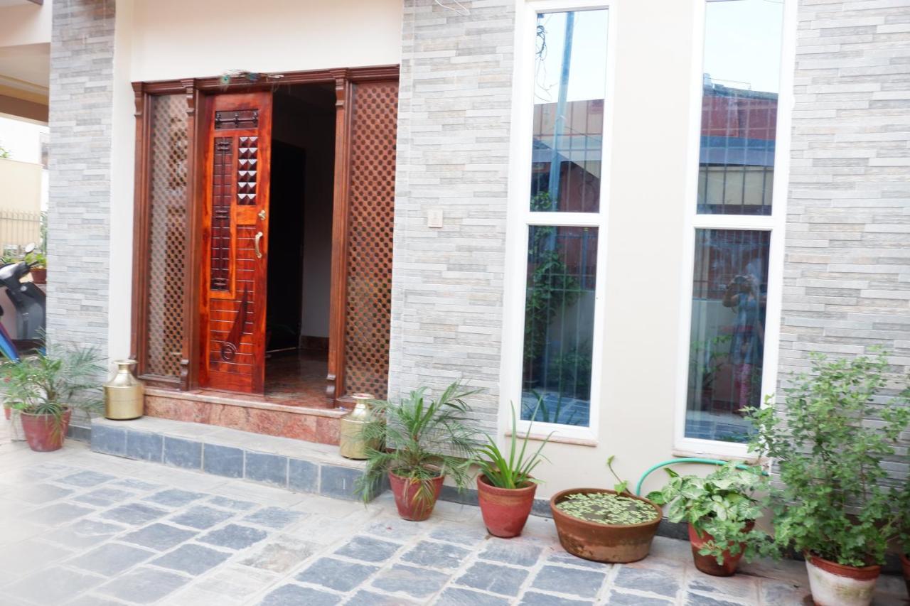 Shine Homestay Famille Francophone - Shine Home And Apartment كاتماندو المظهر الخارجي الصورة