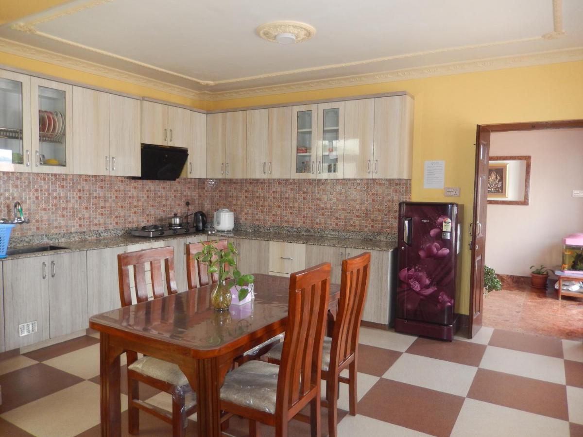 Shine Homestay Famille Francophone - Shine Home And Apartment كاتماندو المظهر الخارجي الصورة