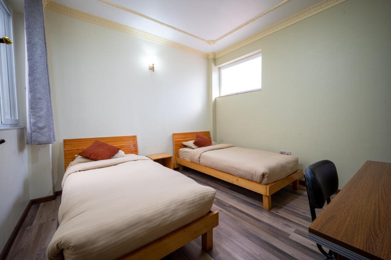Shine Homestay Famille Francophone - Shine Home And Apartment كاتماندو المظهر الخارجي الصورة