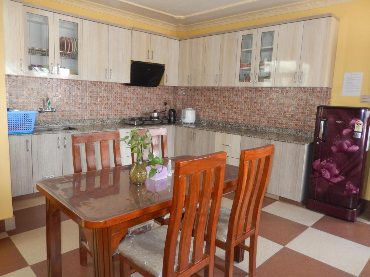 Shine Homestay Famille Francophone - Shine Home And Apartment كاتماندو المظهر الخارجي الصورة
