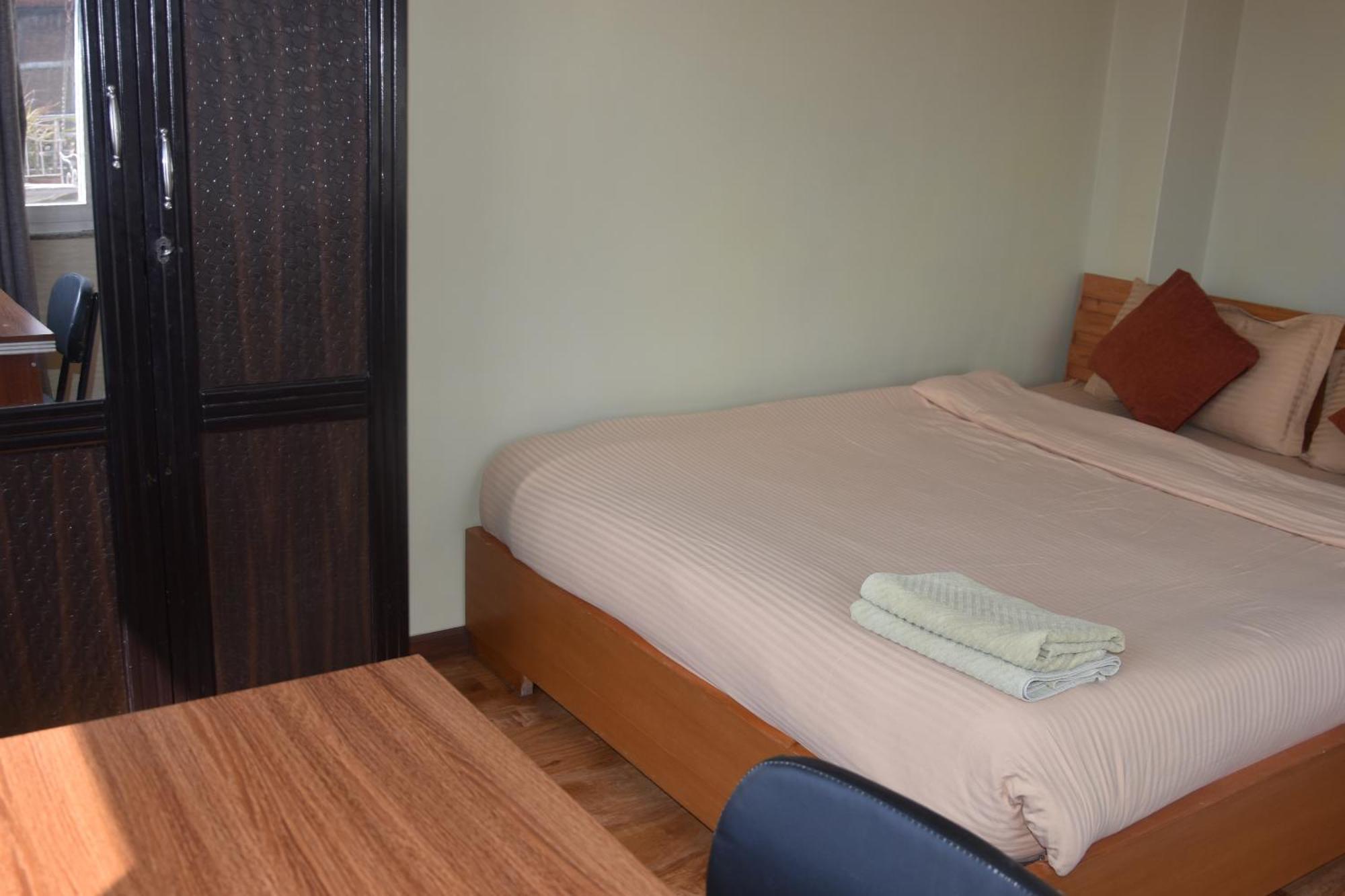 Shine Homestay Famille Francophone - Shine Home And Apartment كاتماندو المظهر الخارجي الصورة