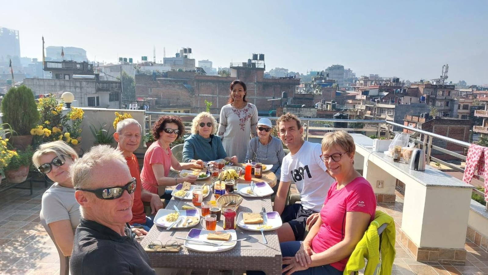 Shine Homestay Famille Francophone - Shine Home And Apartment كاتماندو المظهر الخارجي الصورة