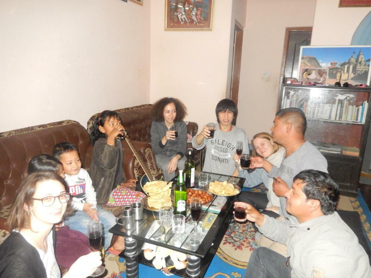 Shine Homestay Famille Francophone - Shine Home And Apartment كاتماندو المظهر الخارجي الصورة