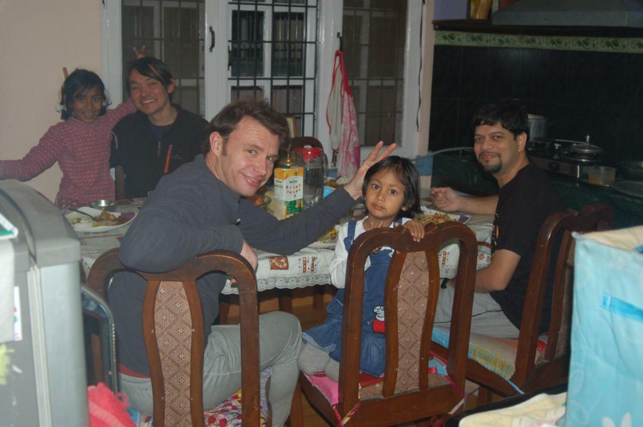 Shine Homestay Famille Francophone - Shine Home And Apartment كاتماندو المظهر الخارجي الصورة
