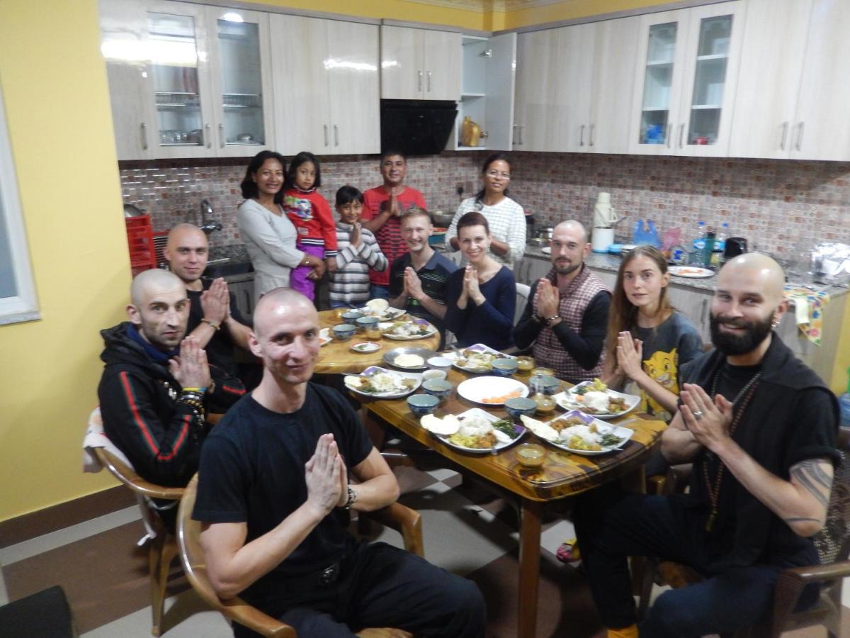 Shine Homestay Famille Francophone - Shine Home And Apartment كاتماندو المظهر الخارجي الصورة